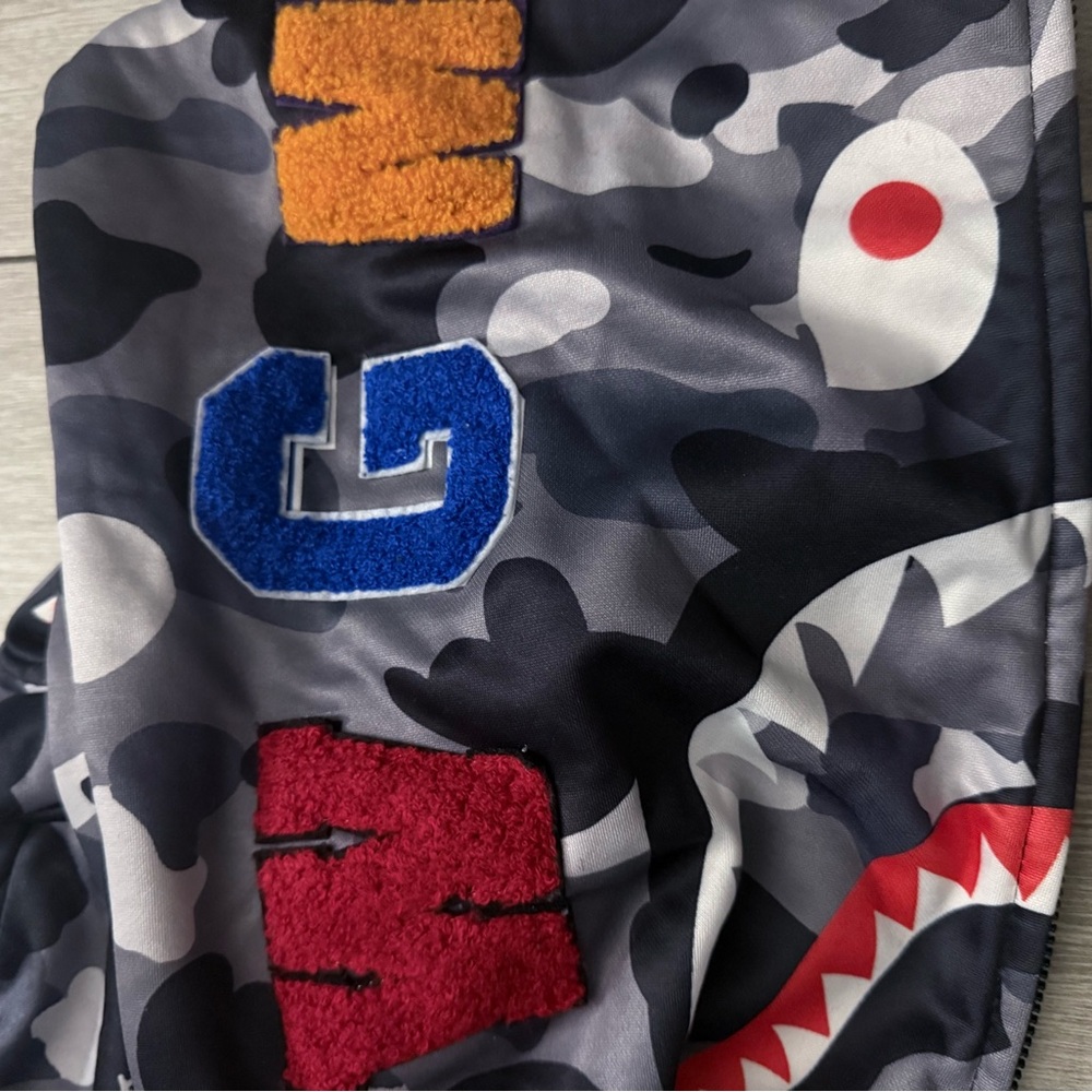 Camouflage Shark Hoodie zip up all the way size XL (age 10-12) - Picture 5 of 5